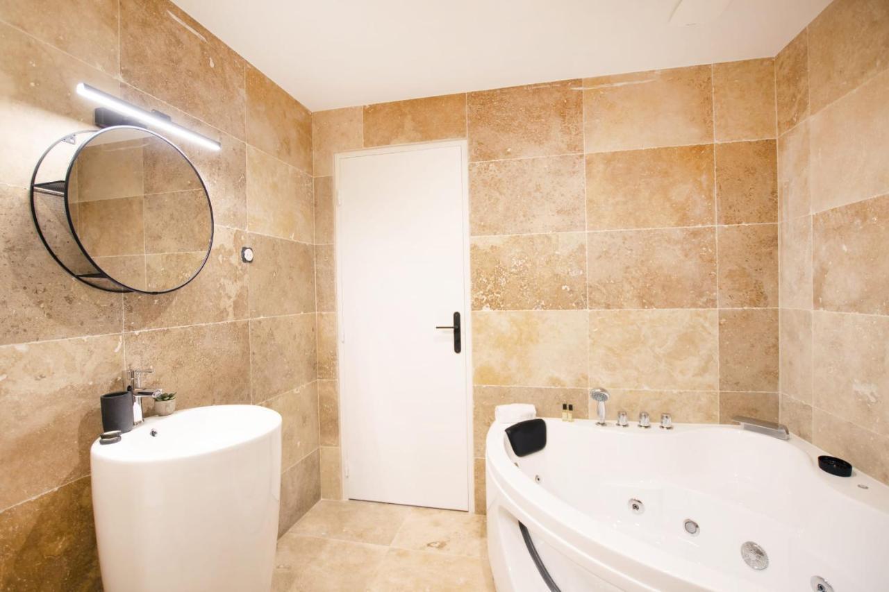 Guestready - Studio With Jacuzzi In The 10 Th Apartment ปารีส ภายนอก รูปภาพ