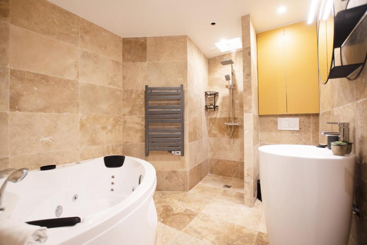 Guestready - Studio With Jacuzzi In The 10 Th Apartment ปารีส ภายนอก รูปภาพ