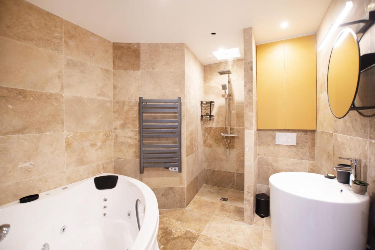Guestready - Studio With Jacuzzi In The 10 Th Apartment ปารีส ภายนอก รูปภาพ