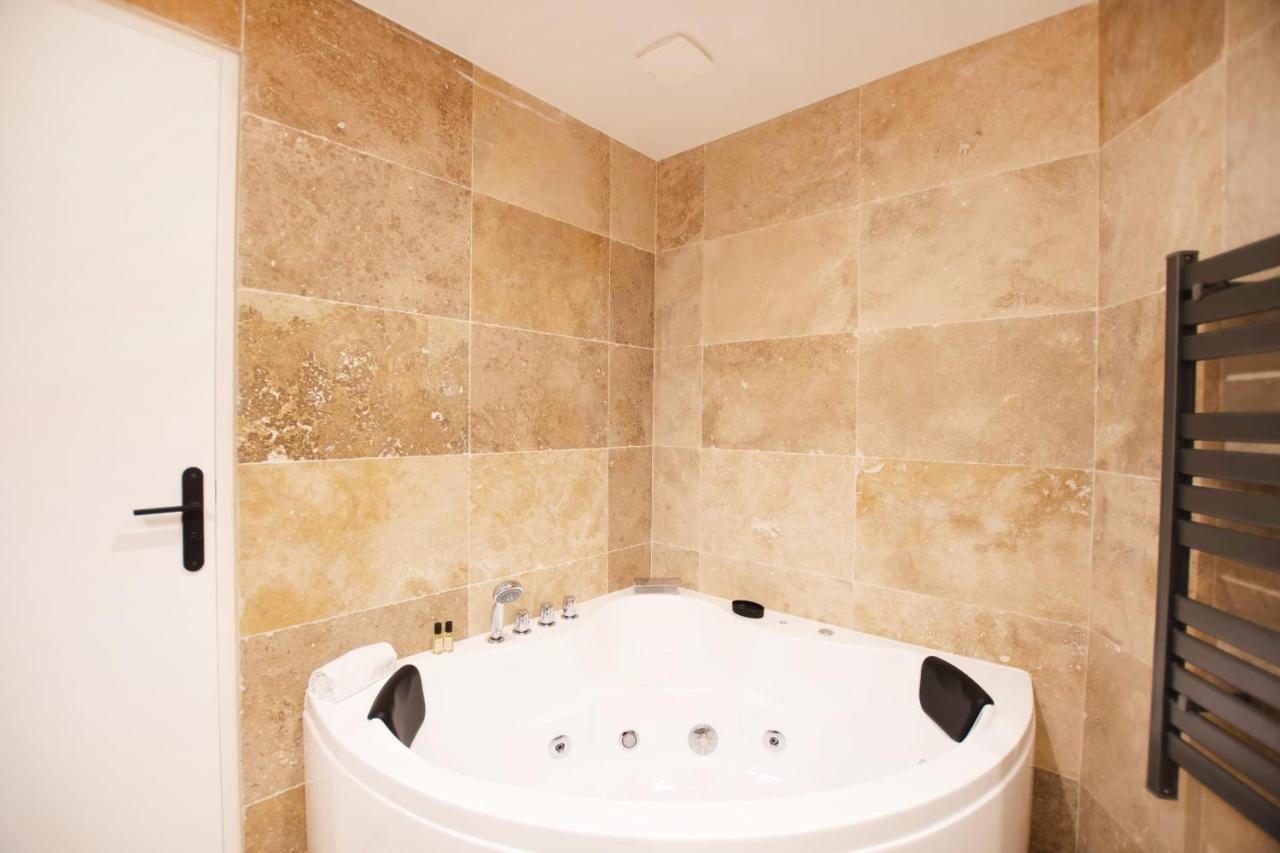 Guestready - Studio With Jacuzzi In The 10 Th Apartment ปารีส ภายนอก รูปภาพ